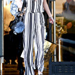 Third pic of Popoholic  &raquo; Blog Archive   &raquo; Kendall Jenner Goes On A Braless Shopping Spree In NYC