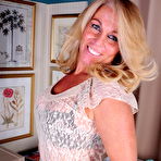 First pic of Naughty American housewife getting ready for a playdate