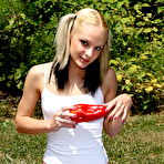 First pic of Shaved Pussy Pics of faye-runaway-03-veggie-picnic-pigtails-vulva by ALS Scan | 15 Clit Closeups