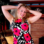 Second pic of Horny blonde American mom playing with herself