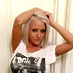 Second pic of Monroe Lee in a cut up shirt and sexy leggings!