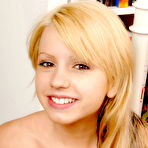 Second pic of Lexi Belle: Lexi Belle takes her sexy... - BabesAndStars.com