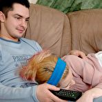 First pic of Двое парней развели скромную девушку на секс втроем