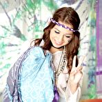 Second pic of Ariana Grand simply loves when she can show her body so we can enjoy watching it.