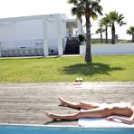 First pic of Sapphira in Under Water // Watch 4 Beauty