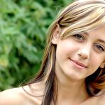 Third pic of Laura loves Katrina Picture Gallery :: 