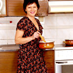 First pic of AllOver30.com - Introducing 47 year old Eva D