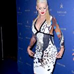 First pic of Christina Aguilera in Hakkasan Nightclub
