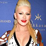 Third pic of Christina Aguilera in Hakkasan Nightclub