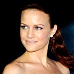 First pic of Carla Gugino legs at the Gravity premiere