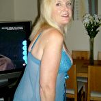 First pic of Wife Bucket - Real amateur MILFs, wives, and moms! Swingers too