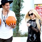 Second pic of :: Largest Nude Celebrities Archive. Avril Lavigne fully naked! ::