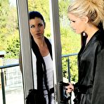 First pic of Jessa Rhodes and India Summer are oozing out when fingering and licking each other