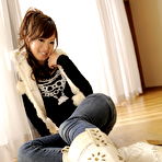 Second pic of Brunette Emiri Seo poses in a room on floor | Japan HDV