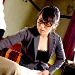 First pic of Nana Kunimi sucks dick to save company | JapanHDV