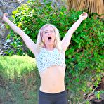 First pic of Flexible doll Bella Bends taking cloth by cloth and finally doing gymnastics nude outdoor