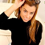 Second pic of Topless Babe With A Rock Hard body