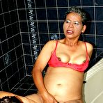 First pic of stretch that mature cunt with your fist