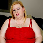 First pic of BBW getting naked and dirty