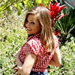 Second pic of The beautiful cowgirls Ashlynn Leigh and Megan Foxx pose and shake jeans butts outdoor