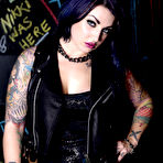 First pic of 
      Draven Star peels off her tight dress to expose her awesome curves
    