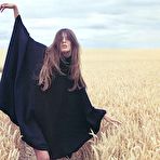 Third pic of Daria Werbowy posing naked in nature photoshoot