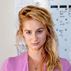 First pic of Cassie Becker Hot Sunday