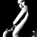 Fourth pic of Isabella Orsini naked poing scans from magazines
