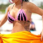 Second pic of Jenni Farley shows cleavage in bikini on the beach