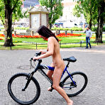 Second pic of Nude in Public - Public Nudity - Naked In Public - Outdoor - Exhibtionism - Flashing - NIP-Activity.com