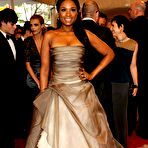 Second pic of Jennifer Hudson shows cleavage in long nigth dress