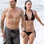 Third pic of Popoholic  &raquo; Blog Archive   &raquo; Megan Fox Jumps Into A Bikini, Looks Ridiculously Sexy Doing So