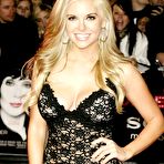 First pic of Kayla Collins sexy at Burlesque premiere shows deep cleavage and legs