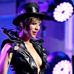 Third pic of Keri Hilson sexy perfoems on the stage in stockings, leather pants and jacket