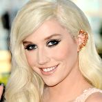 Fourth pic of Kesha Sebert posing & performs at AMA 2012