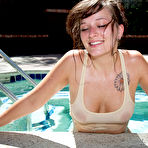 Fourth pic of Hannah Kinney Pool Adventures Zishy - Bunny Lust