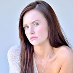 First pic of Jayden Taylors shows of her long legs, her shaved slit and those beautiful tits