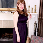 First pic of New MILF Holly Fuller Shows Off Her Curves - AllOver30.com