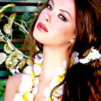 Second pic of See the hot babe in sexy cloths Sophia Santi shake her awesome titties outdoor