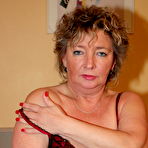 Third pic of This German housewife gets very frisky