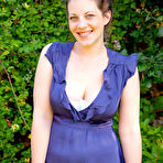 First pic of Hotty Stop / Bex Undressing Outside