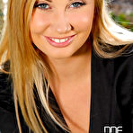 First pic of Ready to Reveal free photos and videos on 1By-Day.com
