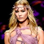 Second pic of Karlie Kloss sexy at Atelier Versace show