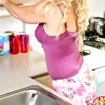 First pic of Kelly Leigh: Hot blond babe, Kelly Leigh... - BabesAndStars.com