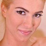 First pic of Cherry Kiss Leggy Blonde in a Bathtub