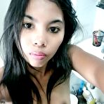 Third pic of Completely gorgeous and cat eyed LBFM babe sent these nude selfies to her boy friend.