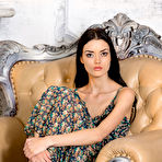 First pic of TOO WIDE THRONE with Alma - Stunning 18