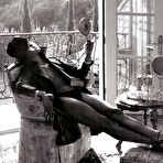 First pic of Naomi Campbell black-&-white topless scans from mags