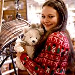 Third pic of Shelley Fox Flashing her Big Tits