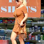 Fourth pic of Busty Jessica Simpson hard nipples